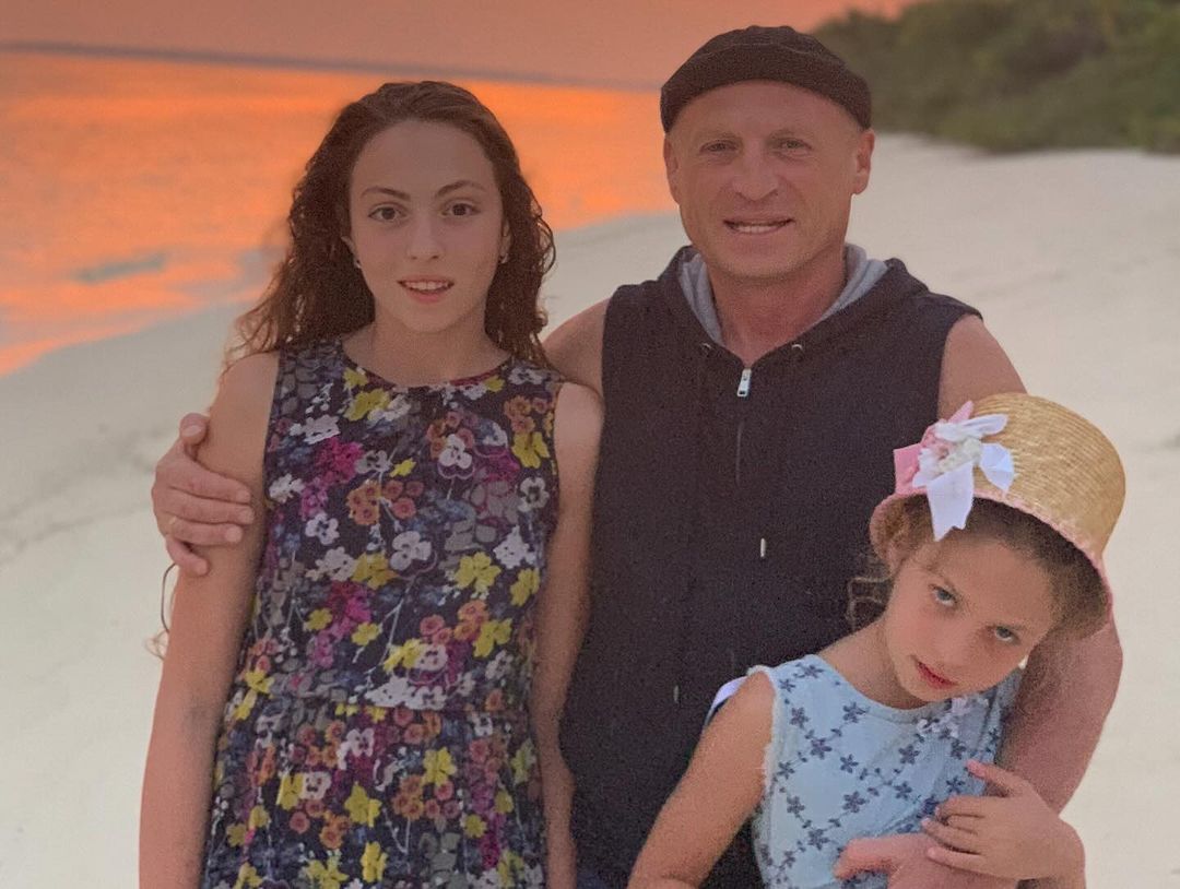 "Завжди підтримає і захистить": українські зірки в День батька показали зворушливі сімейні фото